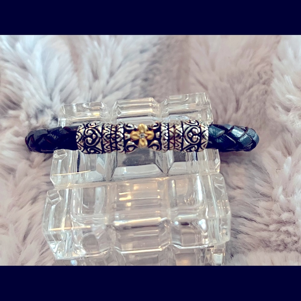 Barbara Bixby Leather Braided, Sterling Silver, 18k Gold and small diamond.